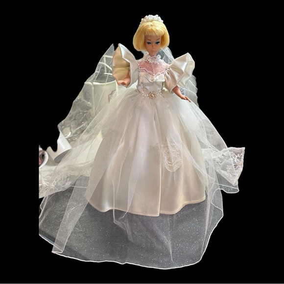 💋 4 FOR $50 / Vintage Custom Made Barbie Wedding Dress and Veil - Picture 1 of 9